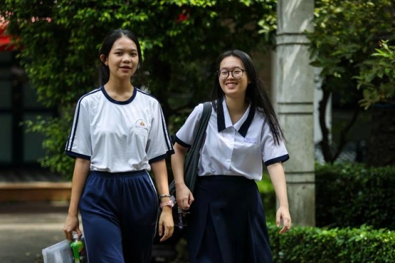 Thi tốt nghiệp THPT 2025: Xem gợi ý giải đề thi môn ngữ văn tại đây - Ảnh 3.