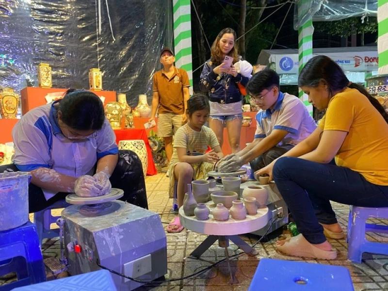 Nhiều hoạt động bảo vệ và giáo dục thiếu niên, nhi đồng- Ảnh 2. Nhiều hoạt động bảo vệ và giáo dục thiếu niên, nhi đồng- Ảnh 2.