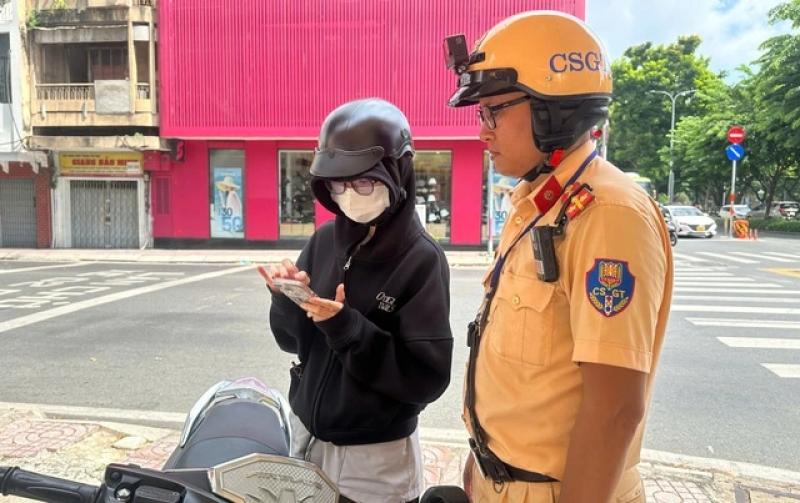 Chậm đóng tiền vi phạm giao thông có bị phạt lãi?- Ảnh 1. Chậm đóng tiền vi phạm giao thông có bị phạt lãi?- Ảnh 1.