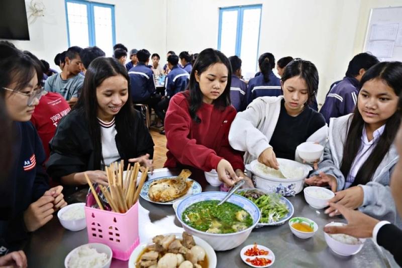 Một đểm thi ở Lâm Đồng phục vụ thí sinh ăn ngày 3 bữa- Ảnh 3. Một đểm thi ở Lâm Đồng phục vụ thí sinh ăn ngày 3 bữa- Ảnh 3.