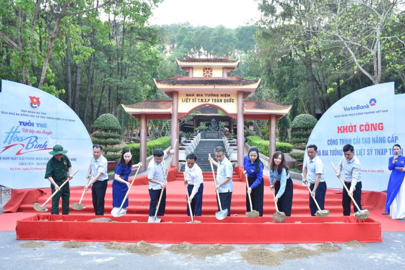 Tuổi trẻ Hà Tĩnh viết tiếp câu chuyện hòa bình - Ảnh 1.