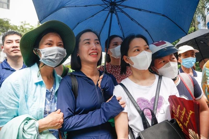 Đề thi môn văn lớp 10 Hà Nội: Khơi gợi cảm xúc cho học sinh - Ảnh 1. Đề thi môn văn lớp 10 Hà Nội: Khơi gợi cảm xúc cho học sinh - Ảnh 1.
