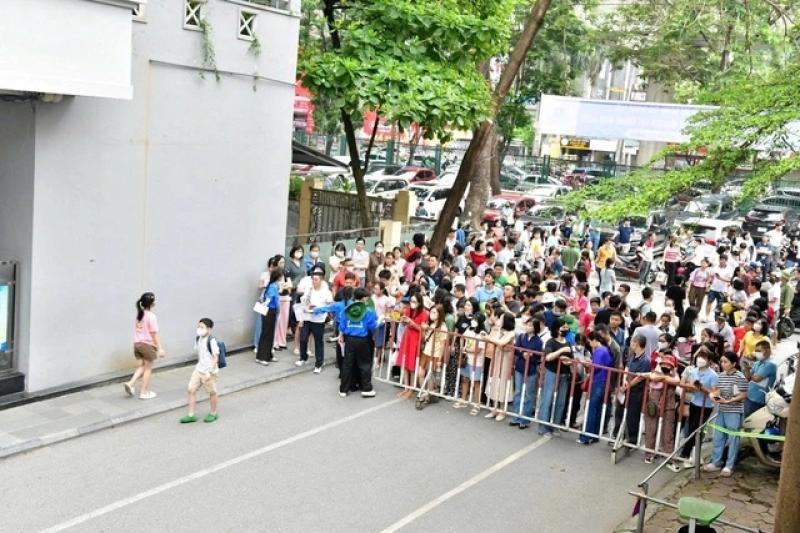 'Góc khuất' khi thực hiện quy định siết dạy thêm, học thêm: Những kỳ thi 'nghiệt ngã' - Ảnh 2.