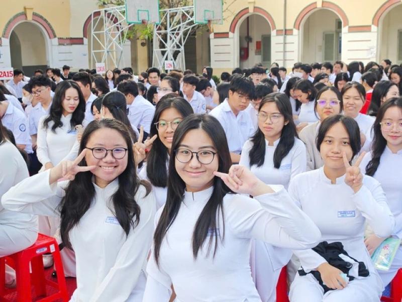 Bí quyết ôn thi tốt nghiệp THPT đạt điểm cao: Cách chọn đáp án nhanh, chính xác - Ảnh 1.