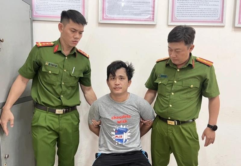 Cà Mau: Cán bộ bảo vệ ANTT bị đâm khi can thiệp vụ bạo hành gia đình - Ảnh 1.