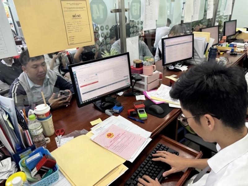 14 thủ tục đất đai sẽ do cấp xã giải quyết mà người dân cần biết- Ảnh 1.