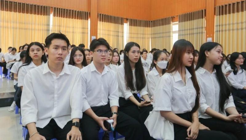 ChatGPT có làm giảm tư duy sáng tạo của sinh viên trong học tập không? - Ảnh 1.