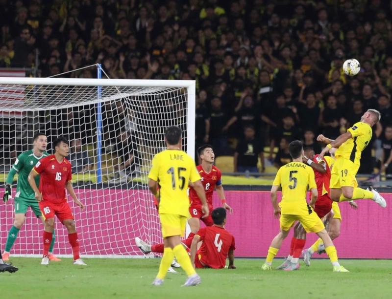 Thất bại bẽ bàng của đội tuyển Việt Nam: Vé đi VCK Asian Cup sẽ vào tay Malaysia?- Ảnh 1. Thất bại bẽ bàng của đội tuyển Việt Nam: Vé đi VCK Asian Cup sẽ vào tay Malaysia?- Ảnh 1.