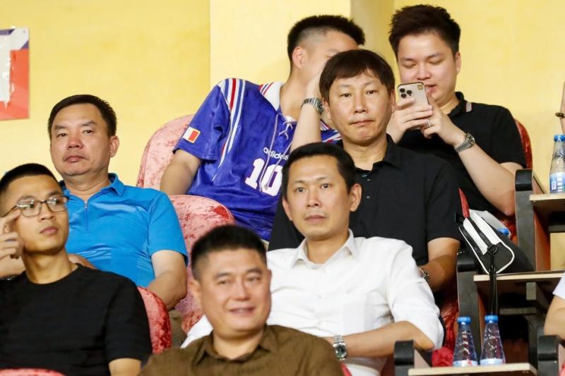 HLV Kim gác lại nỗi buồn, đi xem trọng tài Nhật bắt trận Hà Nội: Có 3 trận không VAR- Ảnh 2. HLV Kim gác lại nỗi buồn, đi xem trọng tài Nhật bắt trận Hà Nội: Có 3 trận không VAR- Ảnh 2.