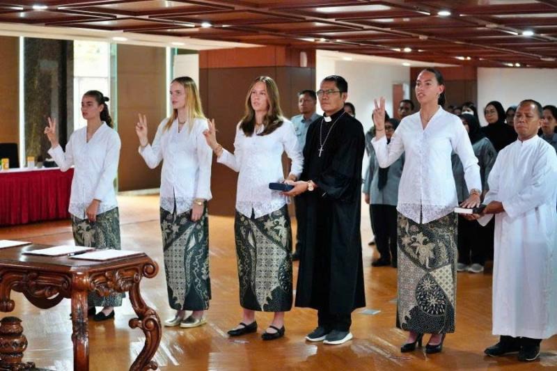 Đến lượt Huỳnh Như và đội tuyển nữ ‘bé xíu’ đấu dàn sao nhập tịch Indonesia cao lồng lộng- Ảnh 1. Đến lượt Huỳnh Như và đội tuyển nữ ‘bé xíu’ đấu dàn sao nhập tịch Indonesia cao lồng lộng- Ảnh 1.