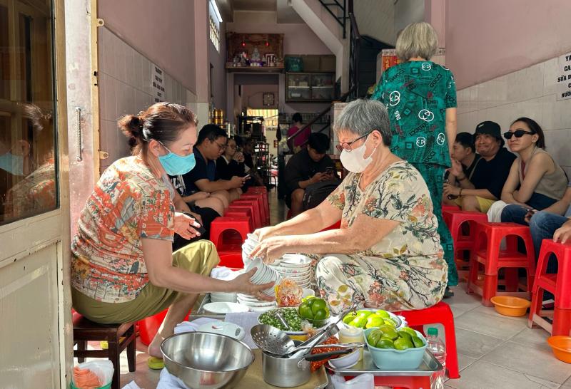 'Huyền thoại ẩm thực' ở TP.HCM nói lời tạm biệt, bao giờ mới thôi nhớ?- Ảnh 5.