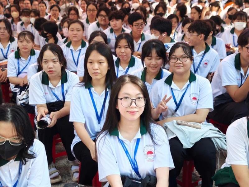 Bí quyết ôn thi tốt nghiệp THPT đạt điểm cao: ôn về đường thẳng và mặt phẳng - Ảnh 1.
