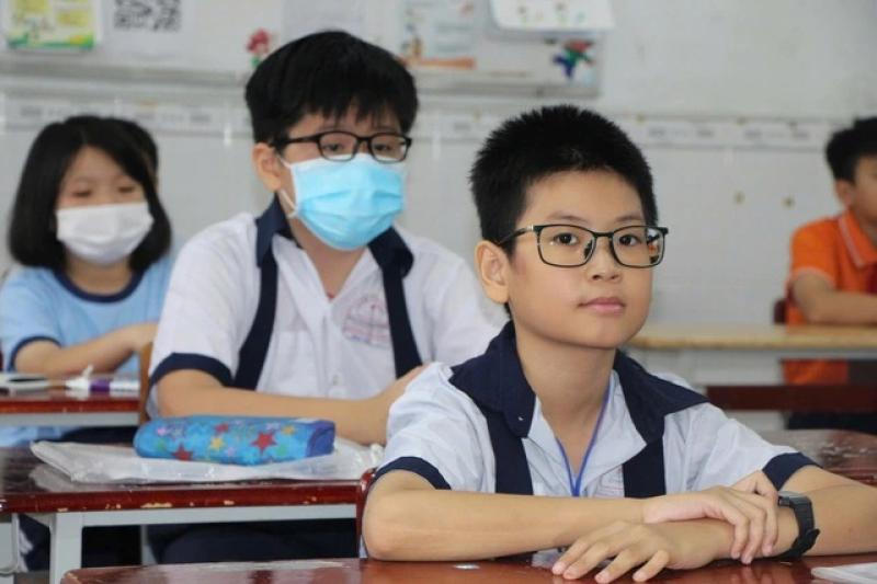 Giảm điểm chuẩn tuyển sinh lớp 6 vào 3 trường hot của TP.HCM - Ảnh 1.