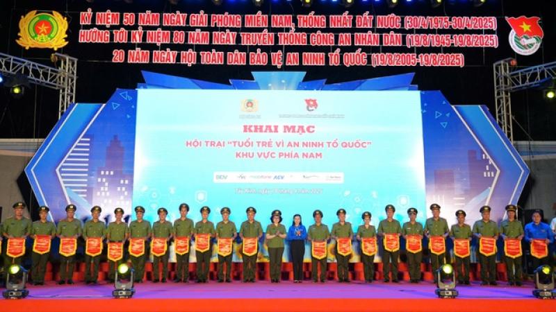 Tổng biên tập Báo Thanh Niên được Bộ Công an vinh danh- Ảnh 3.