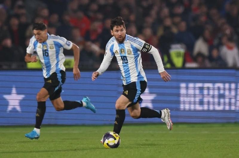 Vì vợ, Ronaldo mở cơ hội thi đấu cùng Messi tại MLS: CĐV phấn khích- Ảnh 2.