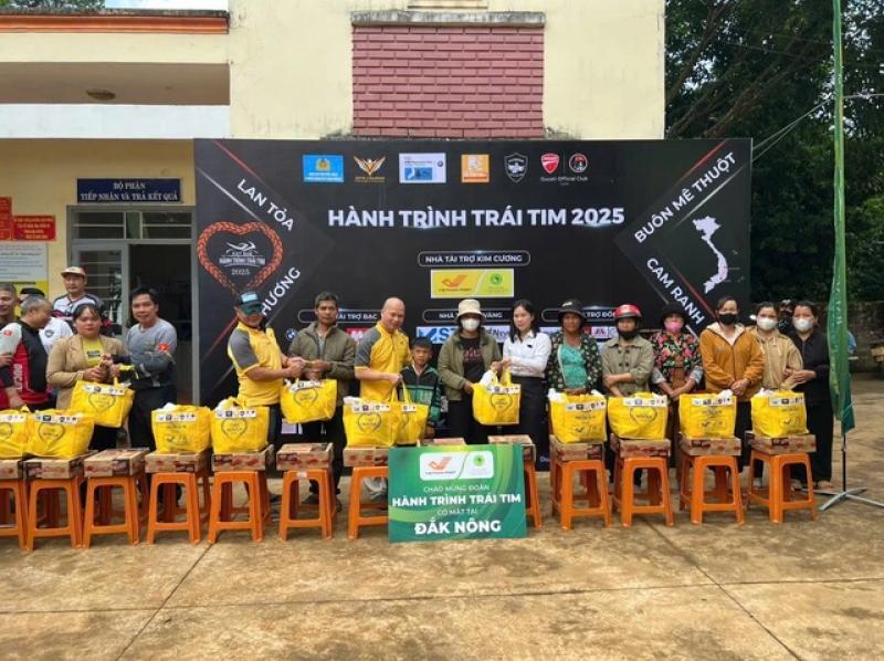 Hành trình trái tim của các CLB mô tô mọi miền đất nước- Ảnh 2. Hành trình trái tim của các CLB mô tô mọi miền đất nước- Ảnh 2.