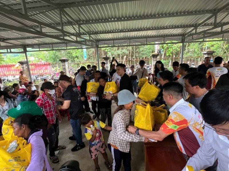Hành trình trái tim của các CLB mô tô mọi miền đất nước- Ảnh 3. Hành trình trái tim của các CLB mô tô mọi miền đất nước- Ảnh 3.