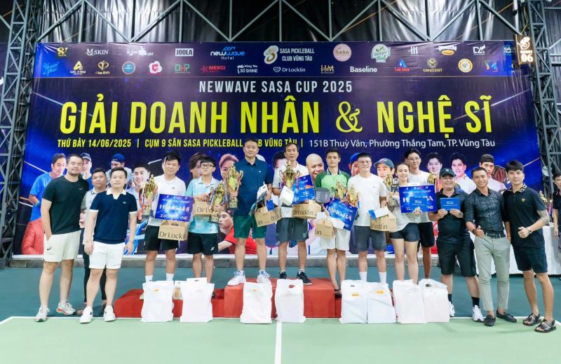 Hoàng Bách, Akira Phan và Huy Khánh tỏa sáng ở giải pickleball- Ảnh 1. Hoàng Bách, Akira Phan và Huy Khánh tỏa sáng ở giải pickleball- Ảnh 1.