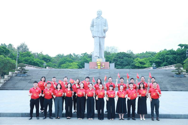 Chủ đề 'Hòa bình đẹp lắm' lan tỏa không gian mạng - Ảnh 2.