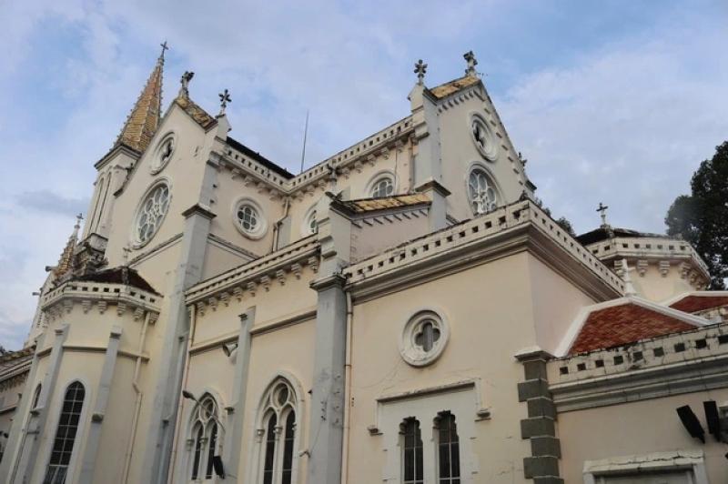 Nhà thờ cổ TP.HCM: Có mộ đại gia giàu bậc nhất, ông ngoại Nam Phương hoàng hậu- Ảnh 6. Nhà thờ cổ TP.HCM: Có mộ đại gia giàu bậc nhất, ông ngoại Nam Phương hoàng hậu- Ảnh 6.