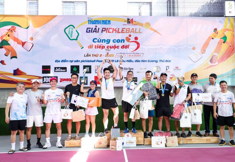 Những khoảnh khắc cảm xúc tại giải pickleball 'Cùng con đi tiếp cuộc đời'- Ảnh 24. Những khoảnh khắc cảm xúc tại giải pickleball 'Cùng con đi tiếp cuộc đời'- Ảnh 24.