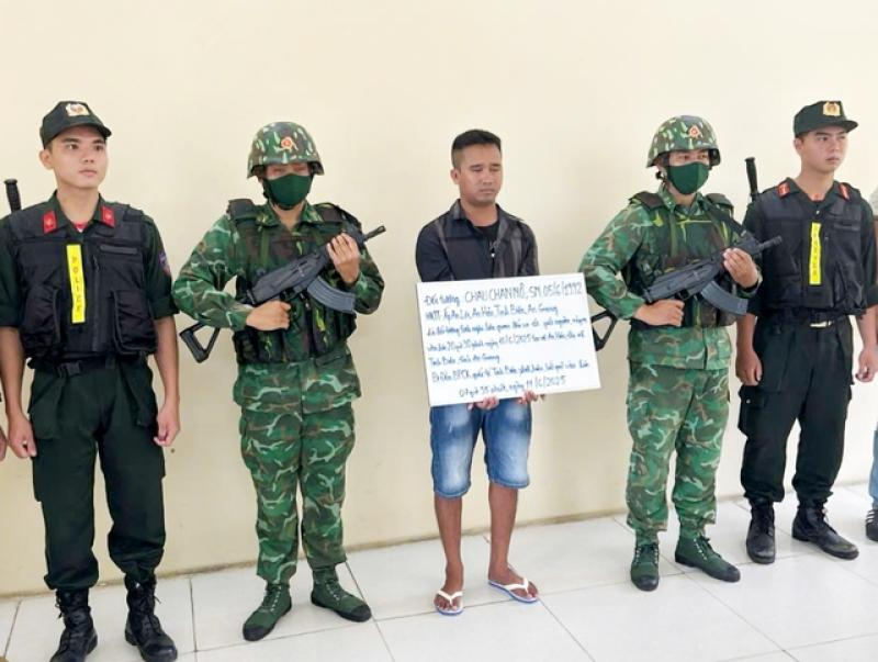 Bắt nghi phạm giết người đang trốn qua Campuchia- Ảnh 1.