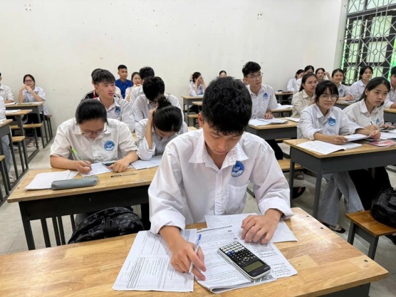 Bộ GD-ĐT lưu ý 'nhiều điểm đặc biệt' trước kỳ thi tốt nghiệp THPT - Ảnh 2.