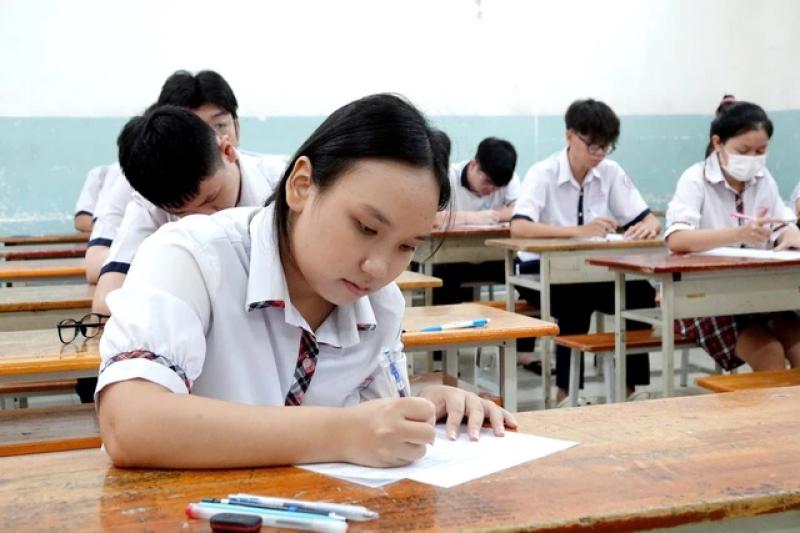 Ôn tập hiệu quả cho kỳ thi tốt nghiệp THPT năm 2025 với đề minh họa mới - Ảnh 3. Ôn tập hiệu quả cho kỳ thi tốt nghiệp THPT năm 2025 với đề minh họa mới - Ảnh 3.