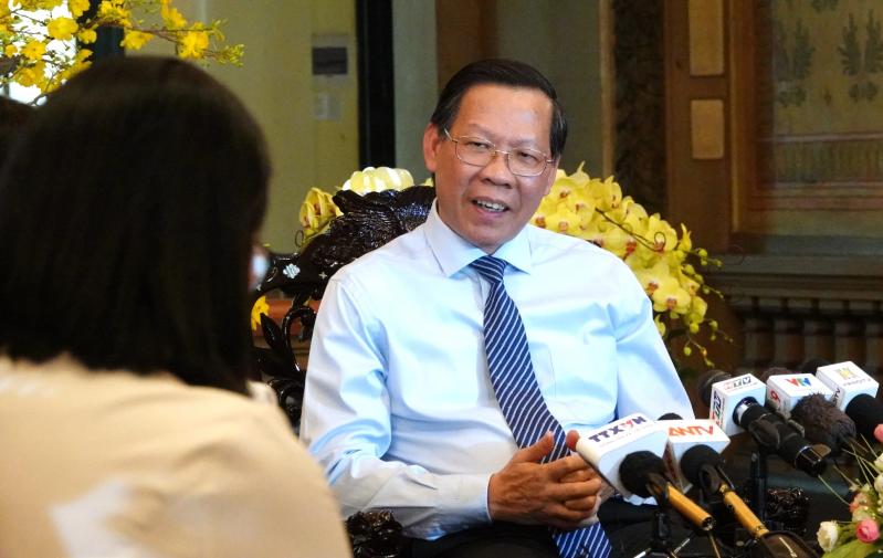 Chủ tịch UBND TP.HCM Phan Văn Mãi: Tiền không thiếu, quan trọng là cách huy động- Ảnh 6. Chủ tịch UBND TP.HCM Phan Văn Mãi: Tiền không thiếu, quan trọng là cách huy động- Ảnh 6.