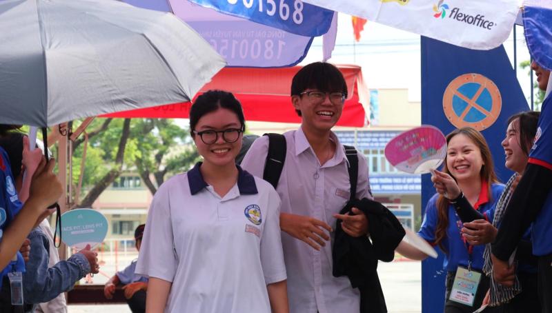 Thí sinh tự tin '10 điểm trong tầm tay', gia đình chuẩn bị poster chúc mừng- Ảnh 4.