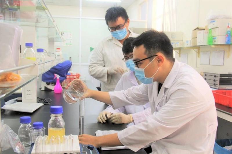 6 tiến sĩ tốt nghiệp ĐH top 100 thế giới ‘đầu quân’ cho ĐH Quốc gia TP.HCM - Ảnh 1.