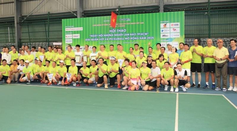3 ngôi vô địch đổi chủ tại giải quần vợt ‘Hội thao những người làm báo TP.HCM'- Ảnh 1. 3 ngôi vô địch đổi chủ tại giải quần vợt ‘Hội thao những người làm báo TP.HCM'- Ảnh 1.