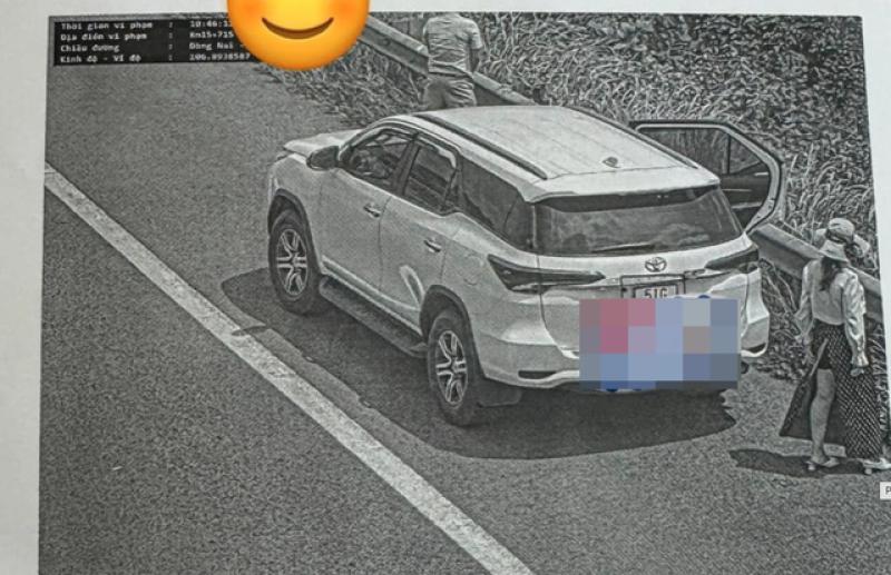 Tài xế buồn ngủ, mắc vệ sinh có được dừng xe trên cao tốc: CSGT giải đáp - Ảnh 1.