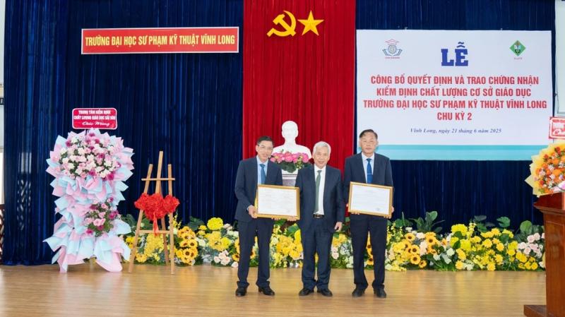 Trường ĐH Sư phạm Kỹ thuật Vĩnh Long đạt chuẩn kiểm định chất lượng chu kỳ 2- Ảnh 1. Trường ĐH Sư phạm Kỹ thuật Vĩnh Long đạt chuẩn kiểm định chất lượng chu kỳ 2- Ảnh 1.