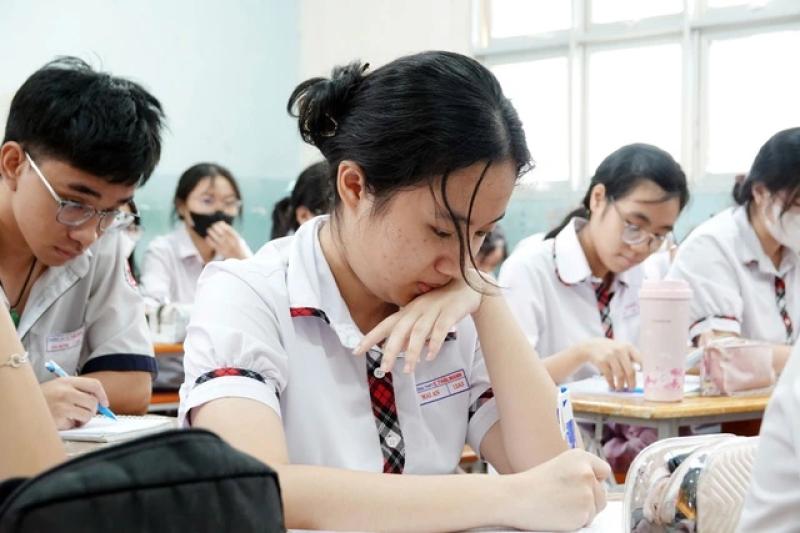 Bí quyết ôn thi tốt nghiệp THPT đạt điểm cao:Đốn tim giám khảo với bài nghị luận - Ảnh 1.