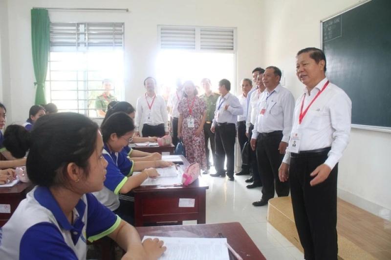 Tiền Giang chuẩn bị cho kỳ thi tốt nghiệp THPT 2025 như thế nào? - Ảnh 1. Tiền Giang chuẩn bị cho kỳ thi tốt nghiệp THPT 2025 như thế nào? - Ảnh 1.
