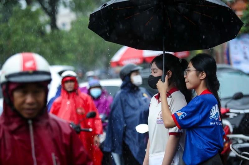 Điểm chuẩn xét tuyển vào ĐH bằng kết quả thi tốt nghiệp THPT có giảm?- Ảnh 2. Điểm chuẩn xét tuyển vào ĐH bằng kết quả thi tốt nghiệp THPT có giảm?- Ảnh 2.