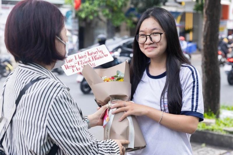 Vừa xong kỳ thi tốt nghiệp THPT, thí sinh lên liền kế hoạch đi học tiếp - Ảnh 3.