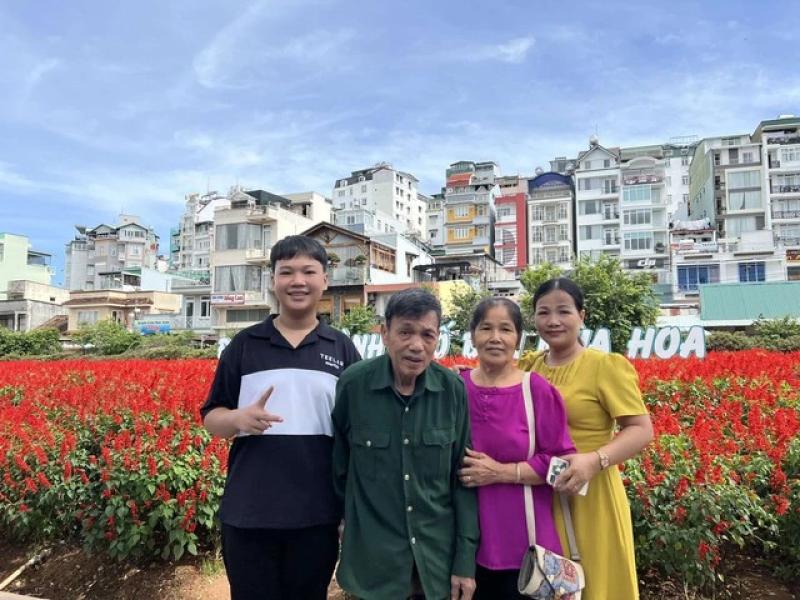Chuyến đi xa đầu tiên trong thời bình của người thương binh - Ảnh 1.