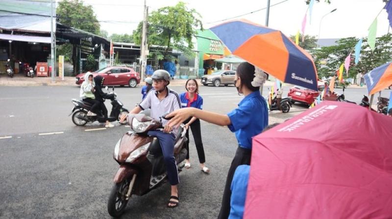 Giúp thí sinh không bị trễ thi - Ảnh 2.