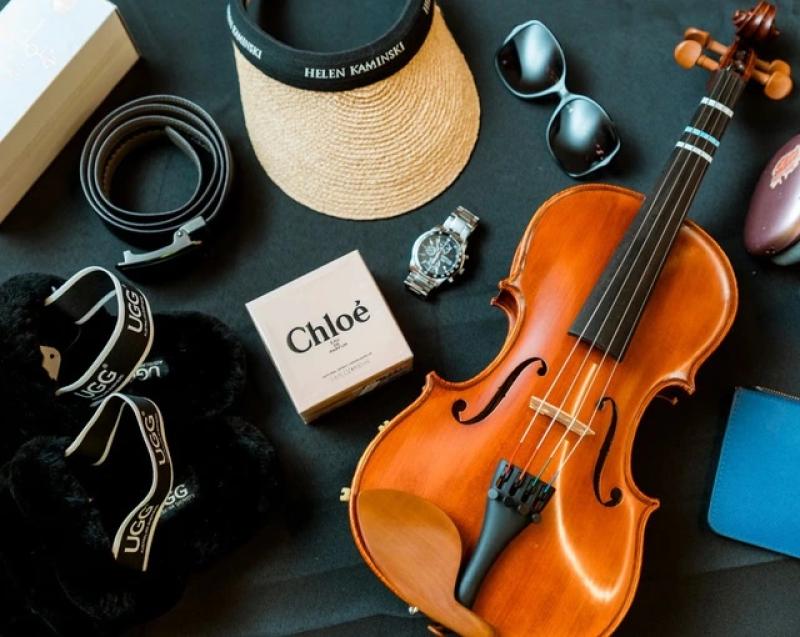 Cơ hội săn hàng giá rẻ khi sân bay đấu giá đồ thất lạc - Ảnh 2.