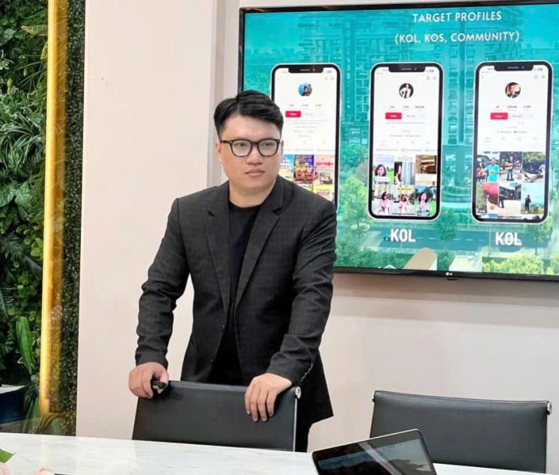 Từng bỏ học đại học, sau 10 năm giám đốc 9X làm sinh viên vì điều này?- Ảnh 1. Từng bỏ học đại học, sau 10 năm giám đốc 9X làm sinh viên vì điều này?- Ảnh 1.