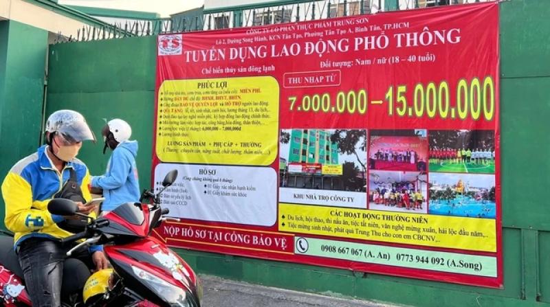 Doanh nghiệp tuyển dụng thì nhiều, nhưng người tìm việc chẳng có bao nhiêu - Ảnh 1.