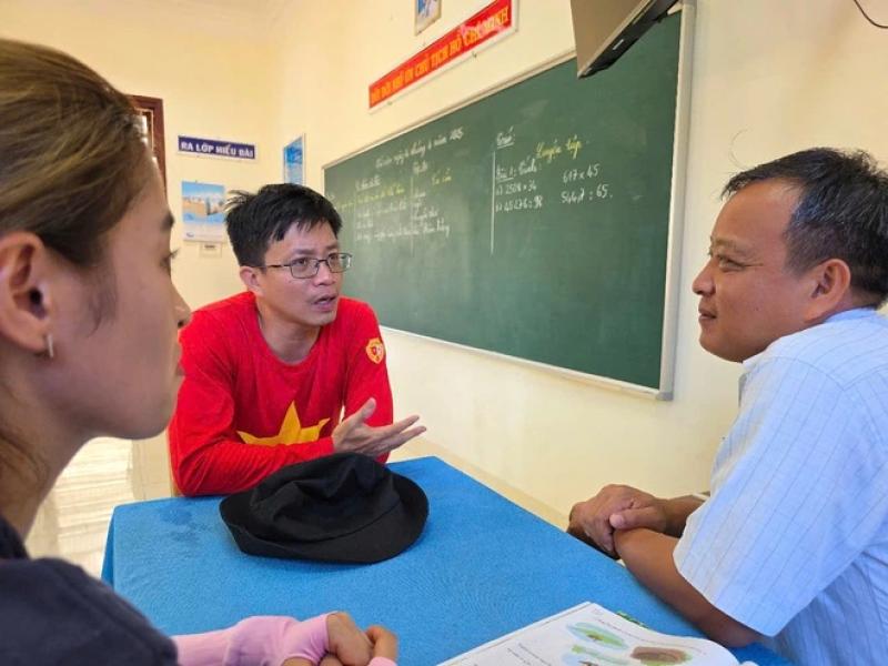 60 kiều bào đến với Trường Sa, Nhà giàn DK1 trên 'Chuyến tàu Đại đoàn kết'- Ảnh 19. 60 kiều bào đến với Trường Sa, Nhà giàn DK1 trên 'Chuyến tàu Đại đoàn kết'- Ảnh 19.