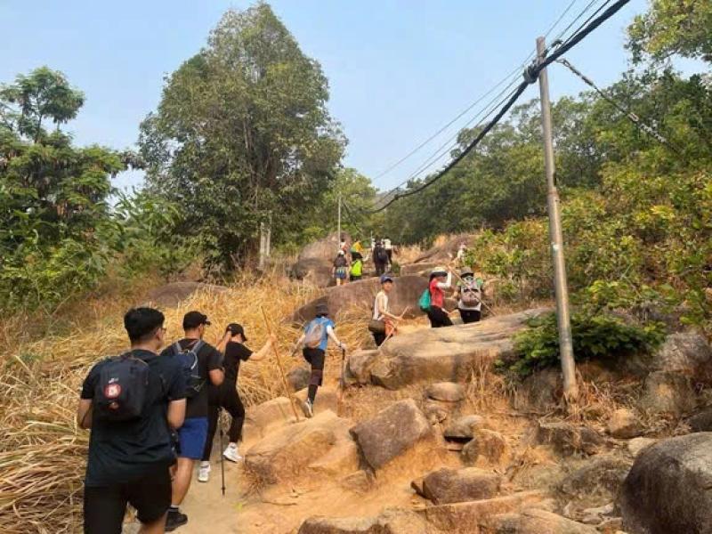 Vì sao đã đi leo núi 2-3 lần trước đó nhưng vẫn lạc đường? - Ảnh 1.