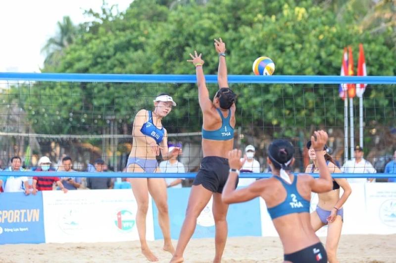 32 VĐV đến từ 6 quốc gia tranh tài tại giải bóng chuyền bãi biển quốc tế Nha Trang- Ảnh 3.