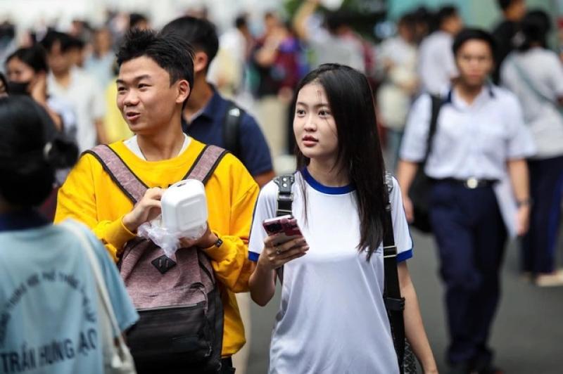 Điểm sàn Trường ĐH Ngân hàng TP.HCM, Trường ĐH Mở TP.HCM - Ảnh 1.