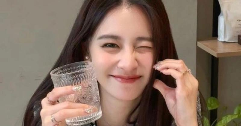 Bổ sung collagen cho làn da trẻ lại hay chỉ khiến ví tiền ‘già’ đi? - Ảnh 1.