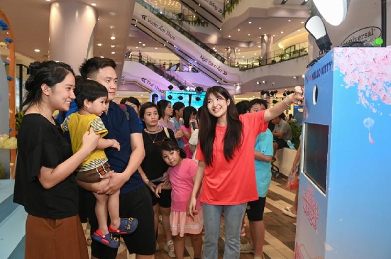 100 bé gái lần đầu 'lột xác' trên sàn diễn tại ngày hội Giấc Mơ Lọ Lem- Ảnh 11. 100 bé gái lần đầu 'lột xác' trên sàn diễn tại ngày hội Giấc Mơ Lọ Lem- Ảnh 11.