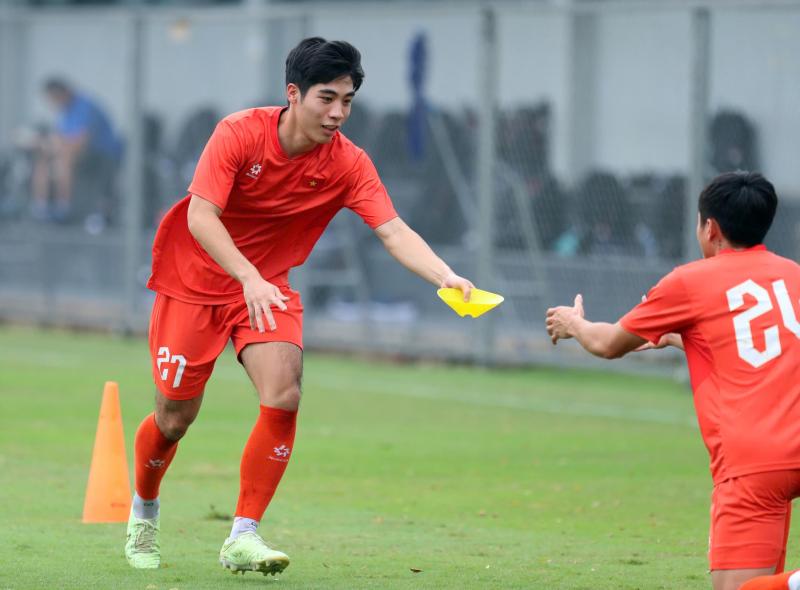 Nóng: U.23 Việt Nam bị ‘đột nhập’ buổi tập kín, ông Kim mời ra ngoài người lạ trên nóc nhà- Ảnh 12. Nóng: U.23 Việt Nam bị ‘đột nhập’ buổi tập kín, ông Kim mời ra ngoài người lạ trên nóc nhà- Ảnh 12.